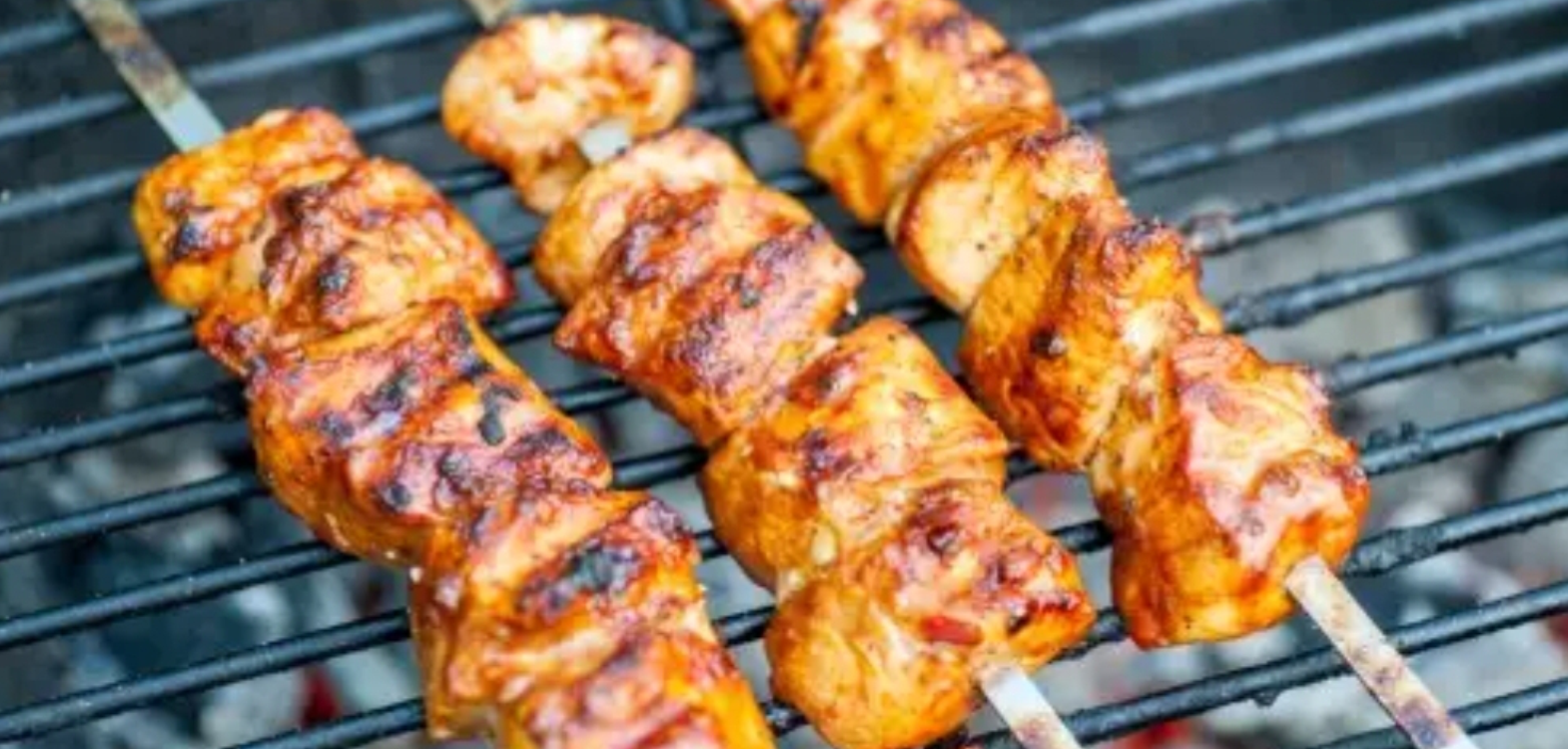 Grillad rätt på grillen